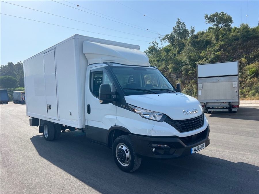 Iveco 35C16H - Box truck: picture 3 Iveco 35C16H - Box truck: picture 3