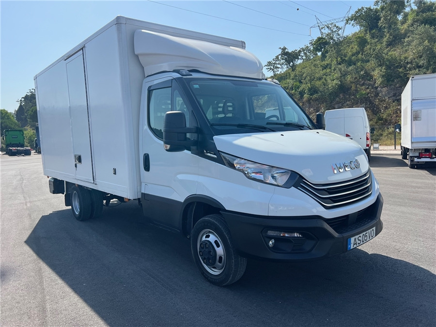 Iveco 35C16HA8 - Box truck: picture 3 Iveco 35C16HA8 - Box truck: picture 3
