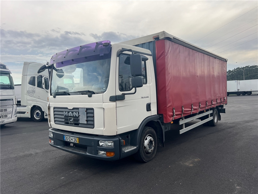 MAN TGL 12.210 - Curtainsider truck: picture 3 MAN TGL 12.210 - Curtainsider truck: picture 3
