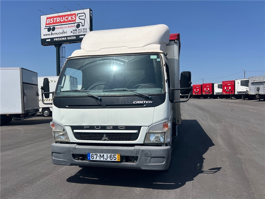 Mitsubishi 7C18 - Curtainsider truck: picture 2 Mitsubishi 7C18 - Curtainsider truck: picture 2