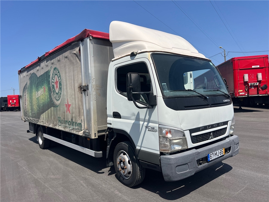 Mitsubishi 7C18 - Curtainsider truck: picture 3 Mitsubishi 7C18 - Curtainsider truck: picture 3