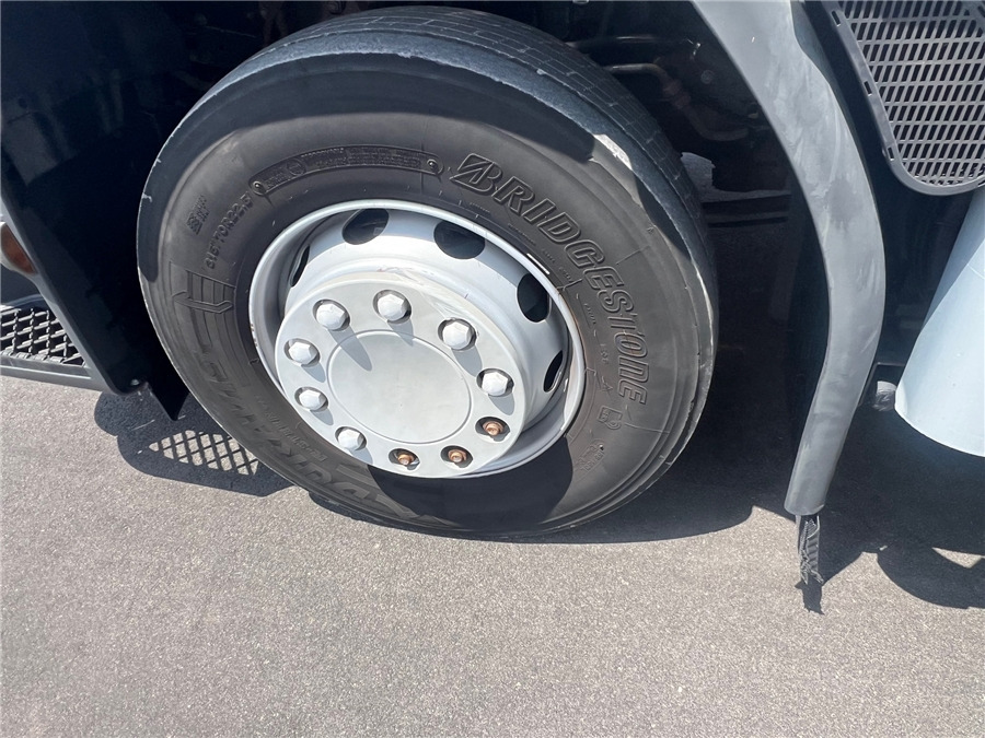 Isothermal truck Renault D 19: picture 18