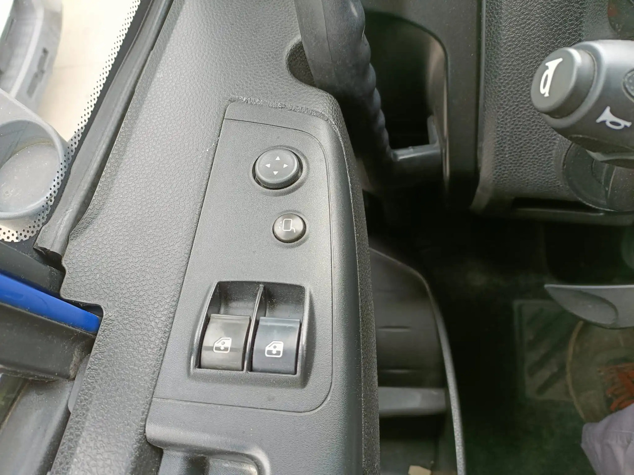 Cab chassis truck IVECO EUROCARGO 120E22P: picture 7