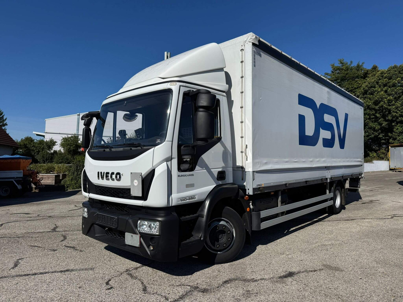 IVECO EUROCARGO 140E28P - Curtainsider truck: picture 1 IVECO EUROCARGO 140E28P - Curtainsider truck: picture 1
