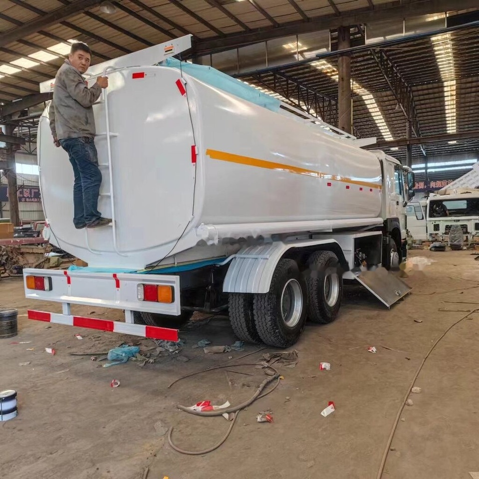 Howo 375 - Tank truck: picture 2 Howo 375 - Tank truck: picture 2