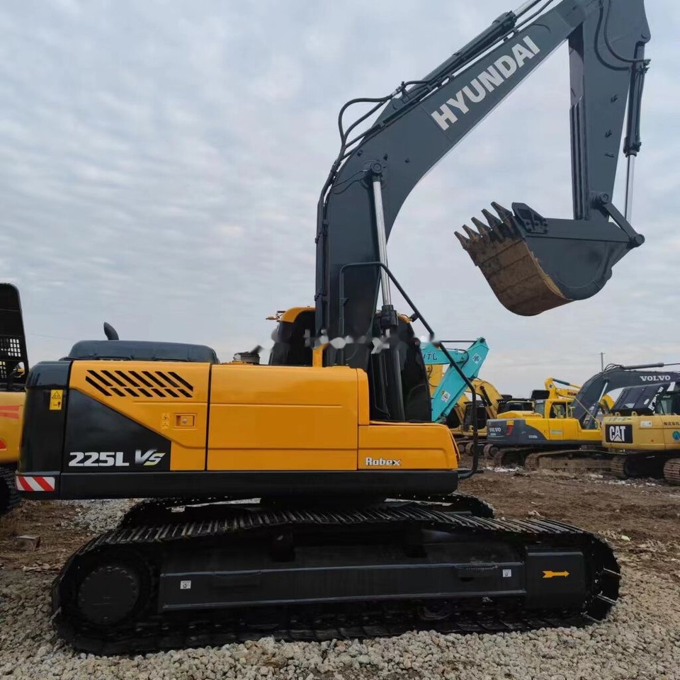 Hyundai R225VS - Crawler excavator: picture 2 Hyundai R225VS - Crawler excavator: picture 2