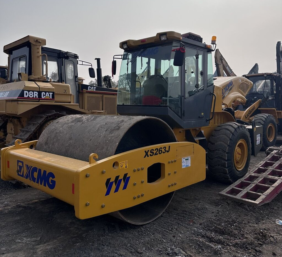 XCMG XS223J - Compactor: picture 4 XCMG XS223J - Compactor: picture 4