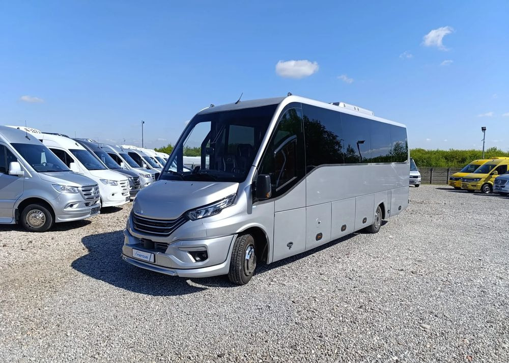 New Minibus, Passenger van Iveco Daily: picture 15