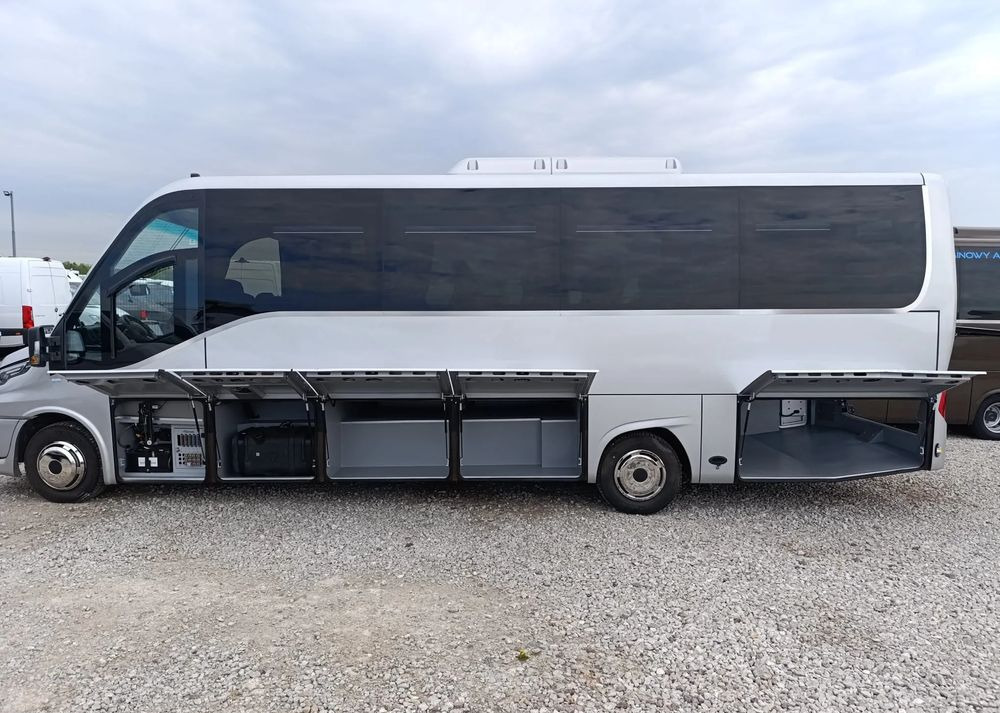 New Minibus, Passenger van Iveco Daily: picture 13