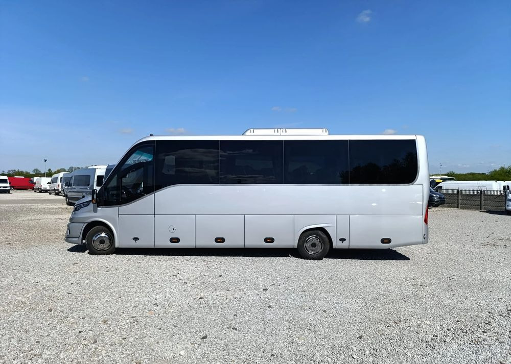 New Minibus, Passenger van Iveco Daily: picture 12
