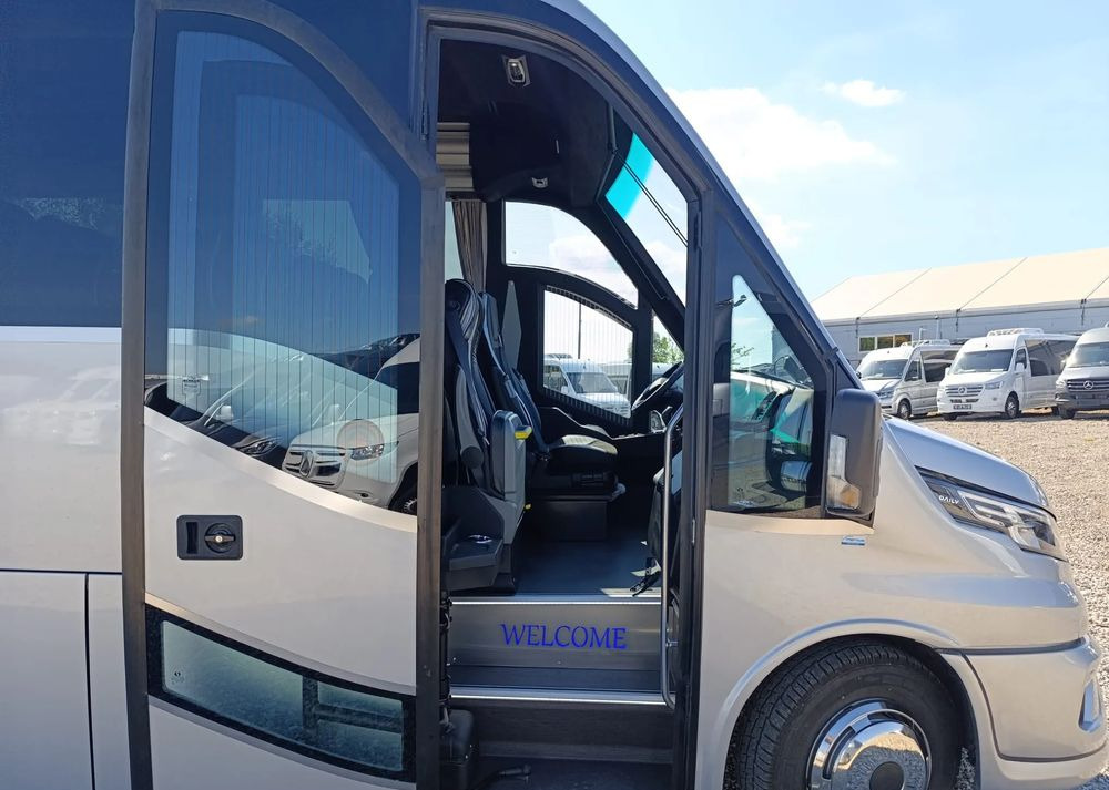 New Minibus, Passenger van Iveco Daily: picture 17
