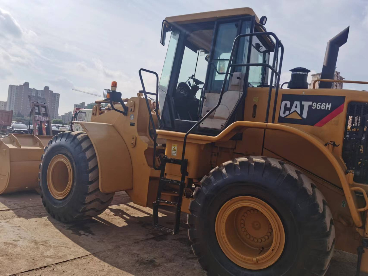 CAT 966H - Wheel loader: picture 3 CAT 966H - Wheel loader: picture 3