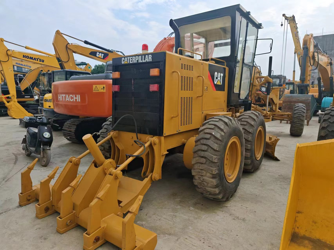 CATERPILLAR 140H - Grader: picture 2 CATERPILLAR 140H - Grader: picture 2