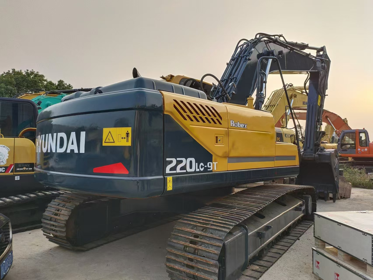 Hyundai R220LC09T - Crawler excavator: picture 1 Hyundai R220LC09T - Crawler excavator: picture 1