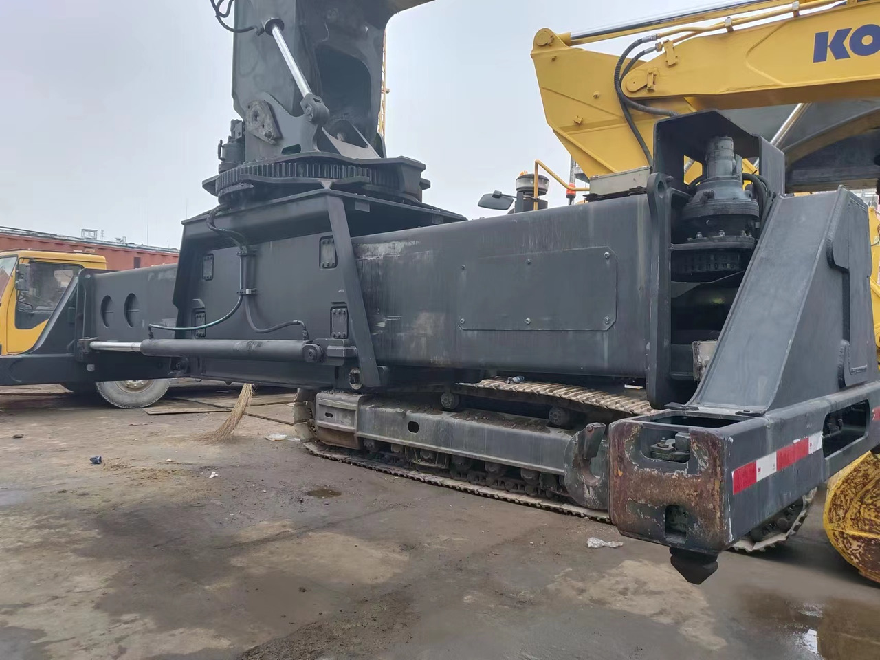 KALMAR DRF450 - Reach stacker: picture 5 KALMAR DRF450 - Reach stacker: picture 5