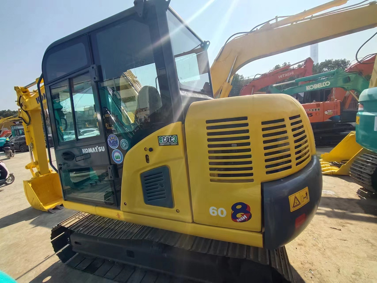 KOMATSU PC60-8 - Mini excavator: picture 3 KOMATSU PC60-8 - Mini excavator: picture 3