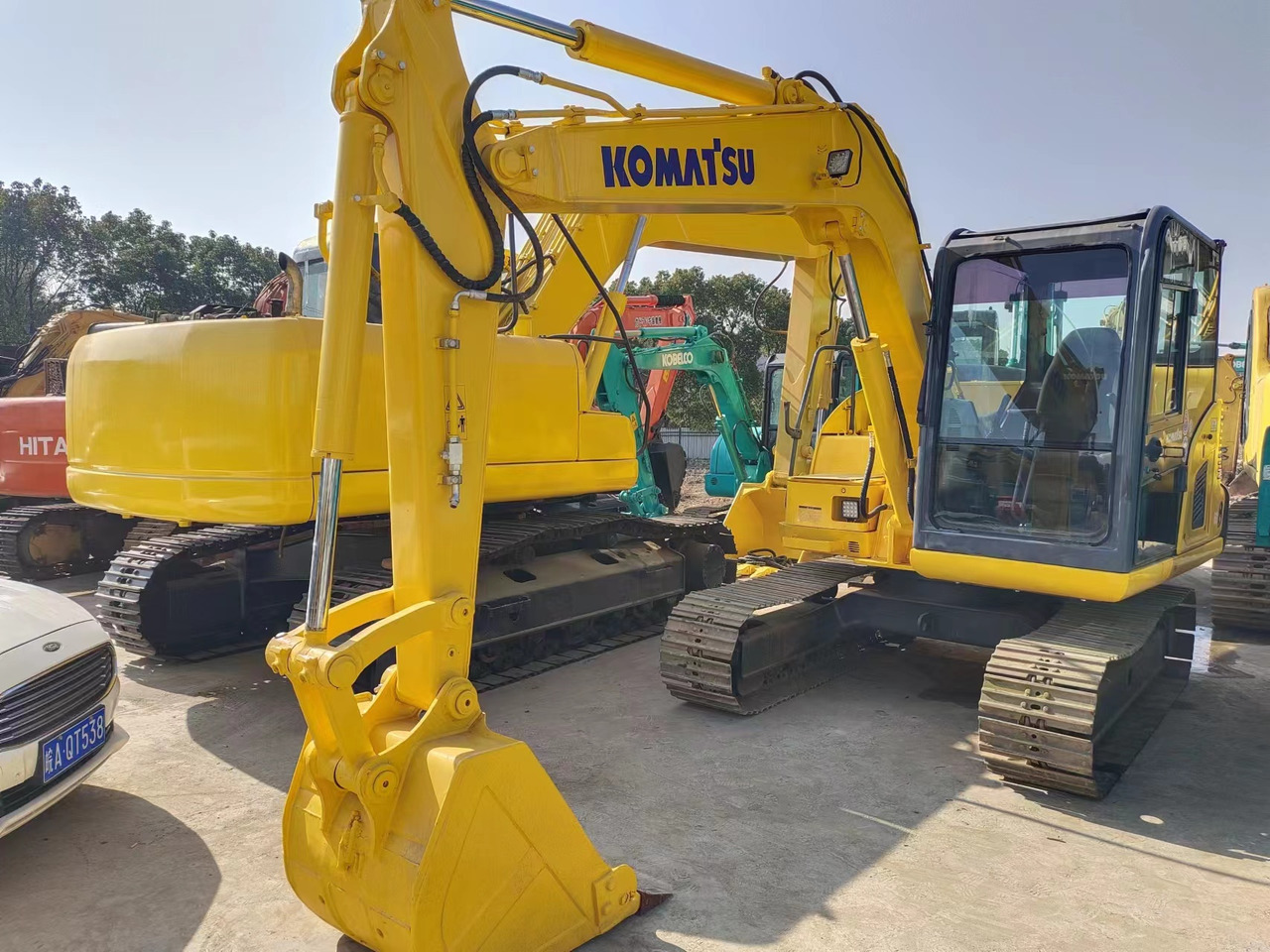 KOMATSU PC60-8 - Mini excavator: picture 1 KOMATSU PC60-8 - Mini excavator: picture 1
