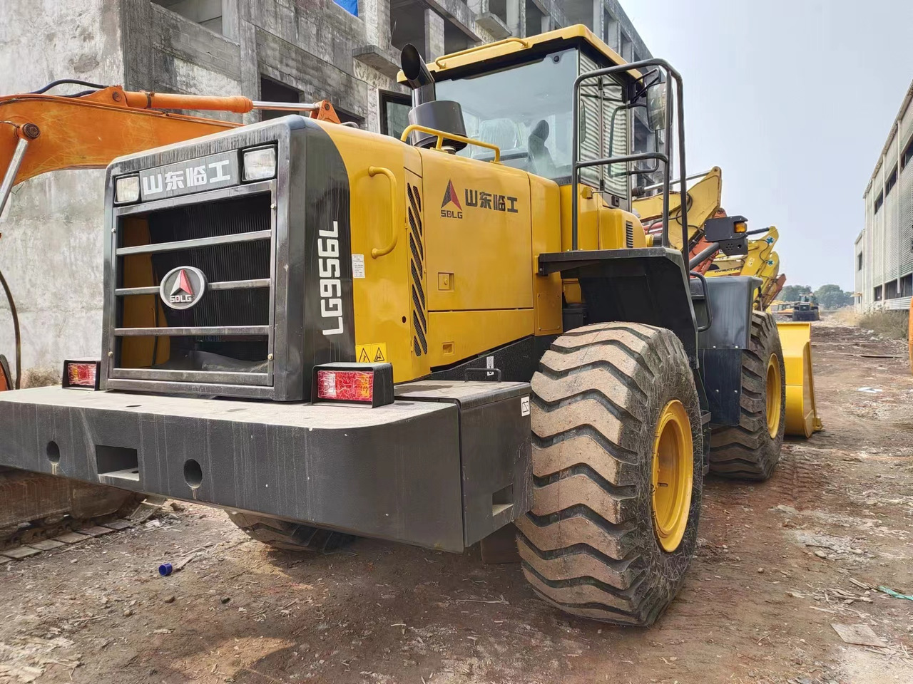 SDLG LG956L with CAT engine - Wheel loader: picture 3 SDLG LG956L with CAT engine - Wheel loader: picture 3