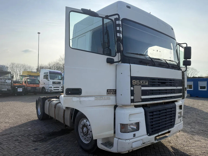 DAF XF 95.430 Tractor Unit - Tractor unit: picture 1 DAF XF 95.430 Tractor Unit - Tractor unit: picture 1