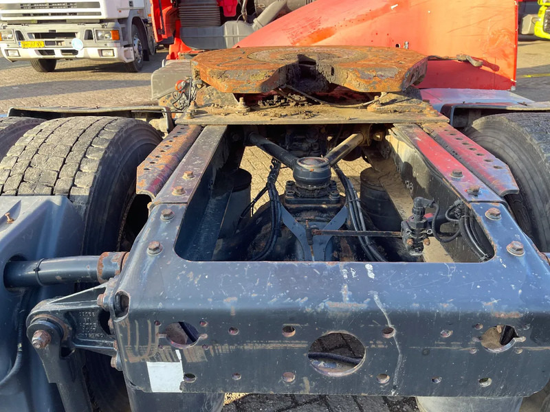 Tractor unit MAN TGA 18.410 Tractor manual pump: picture 10