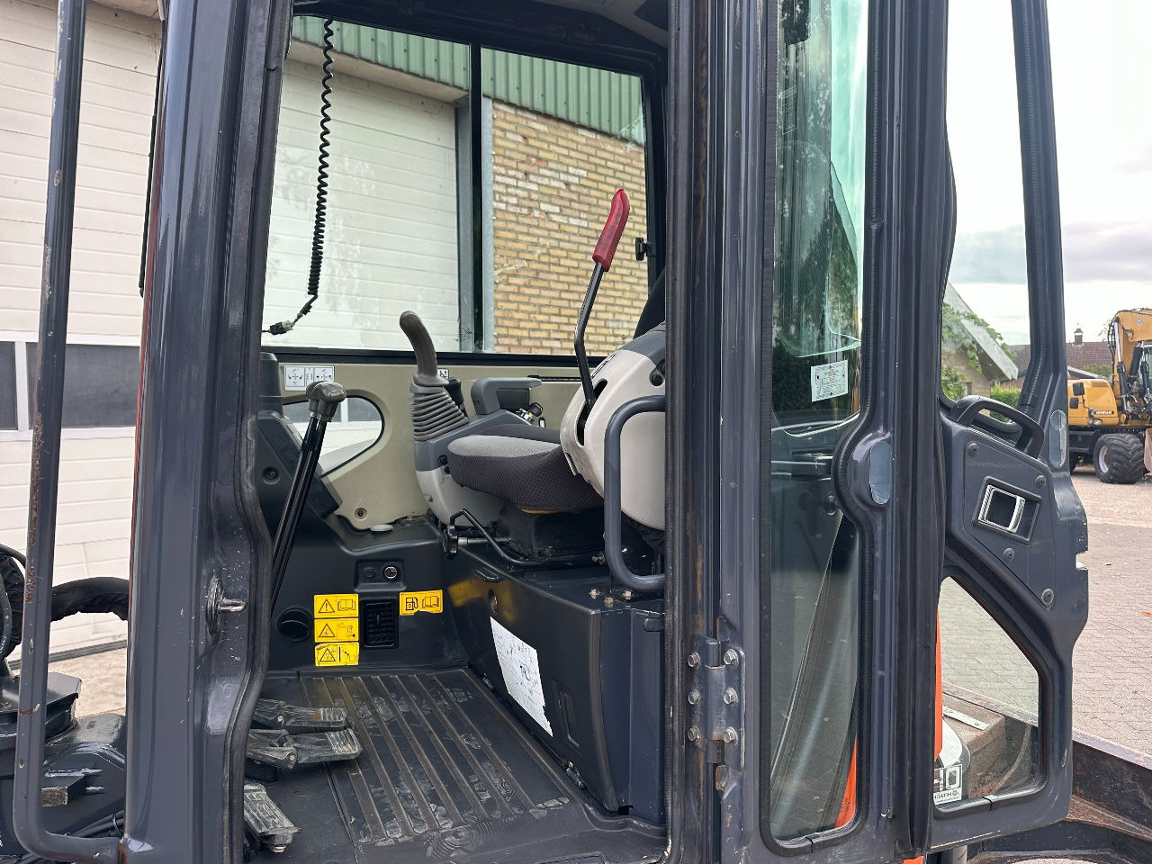 Mini excavator Hitachi ZX52U-3 CLR: picture 9
