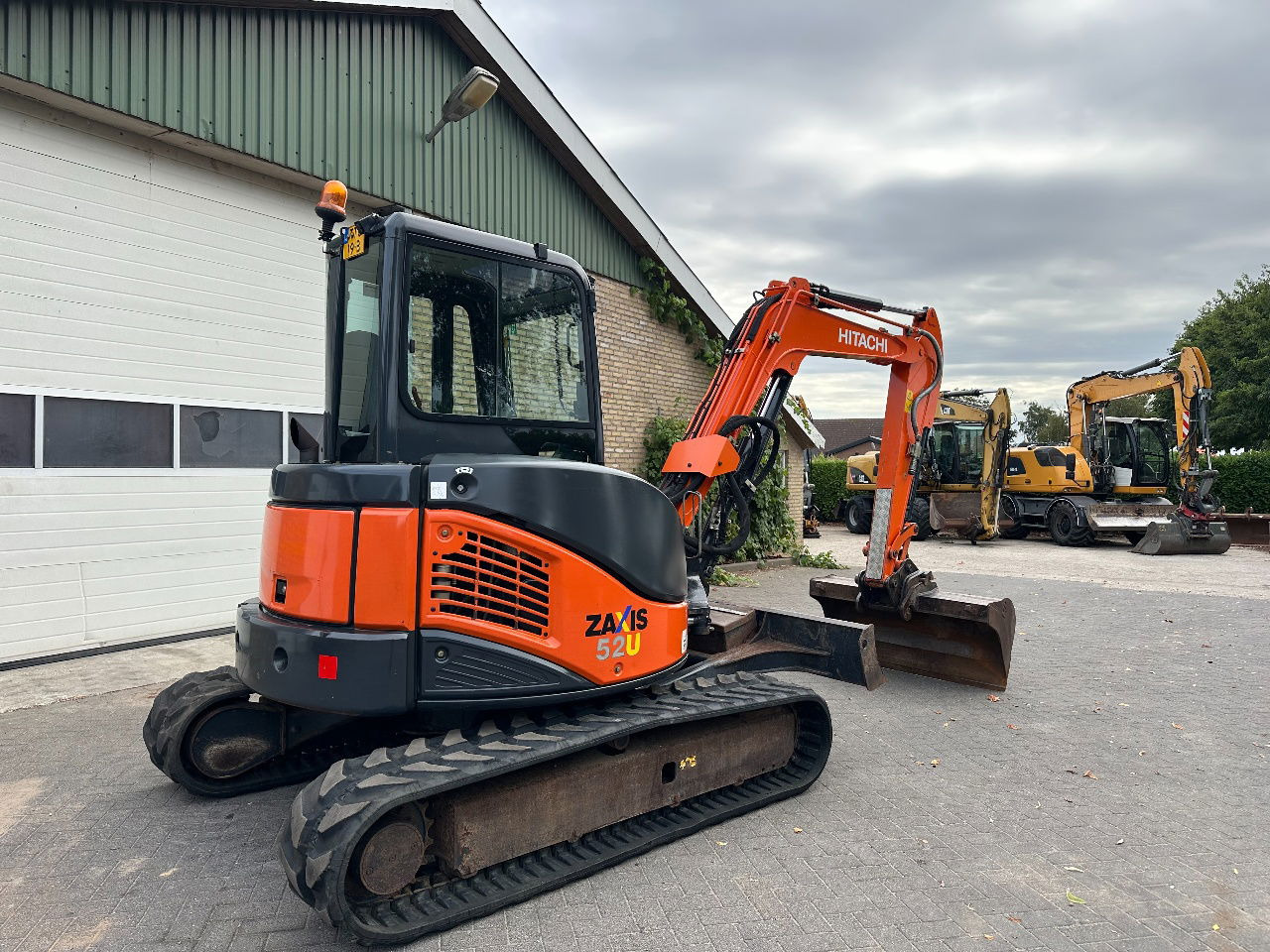 Mini excavator Hitachi ZX52U-3 CLR: picture 7