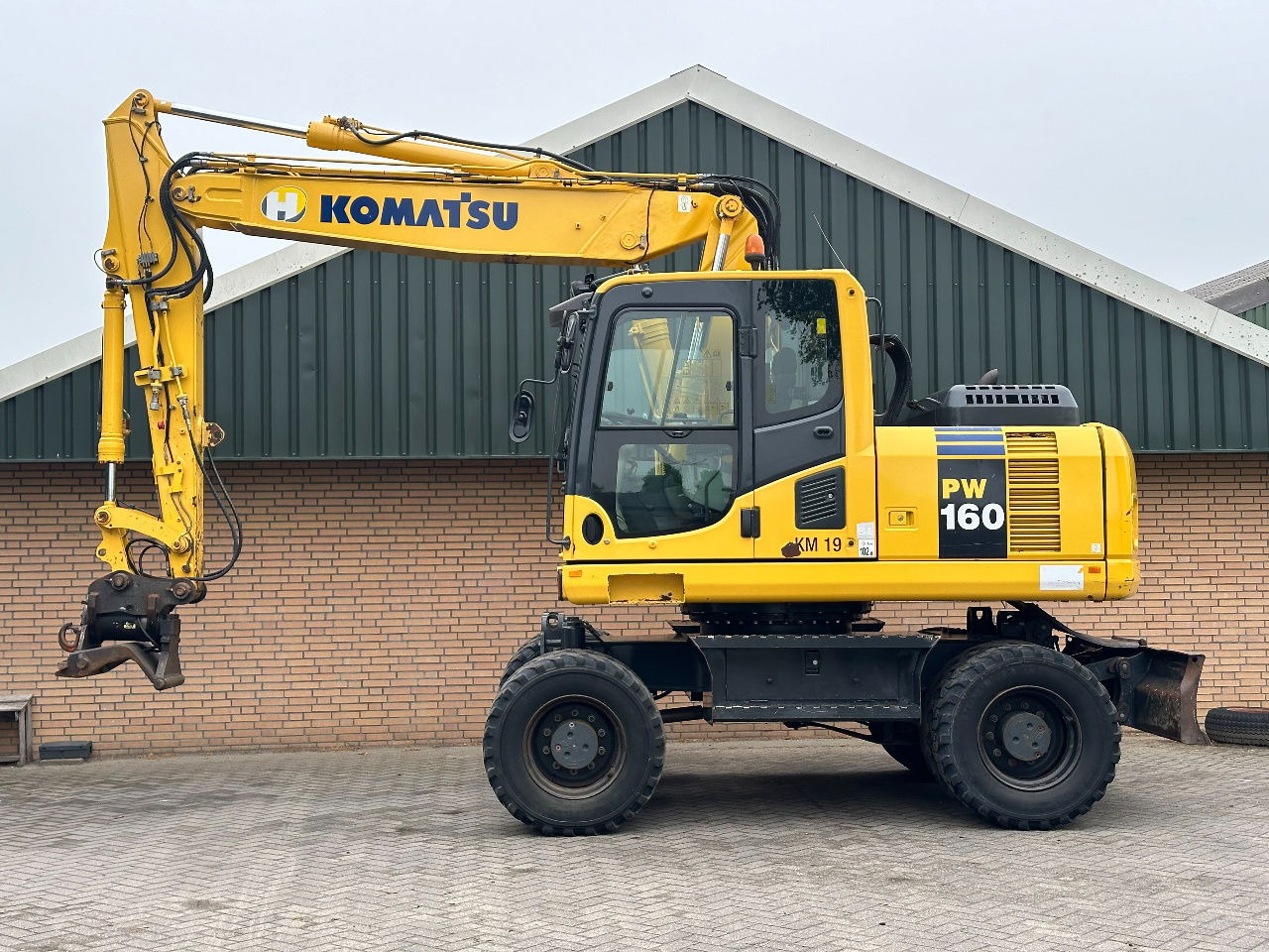 Komatsu PW160-8 - Wheel excavator: picture 2 Komatsu PW160-8 - Wheel excavator: picture 2