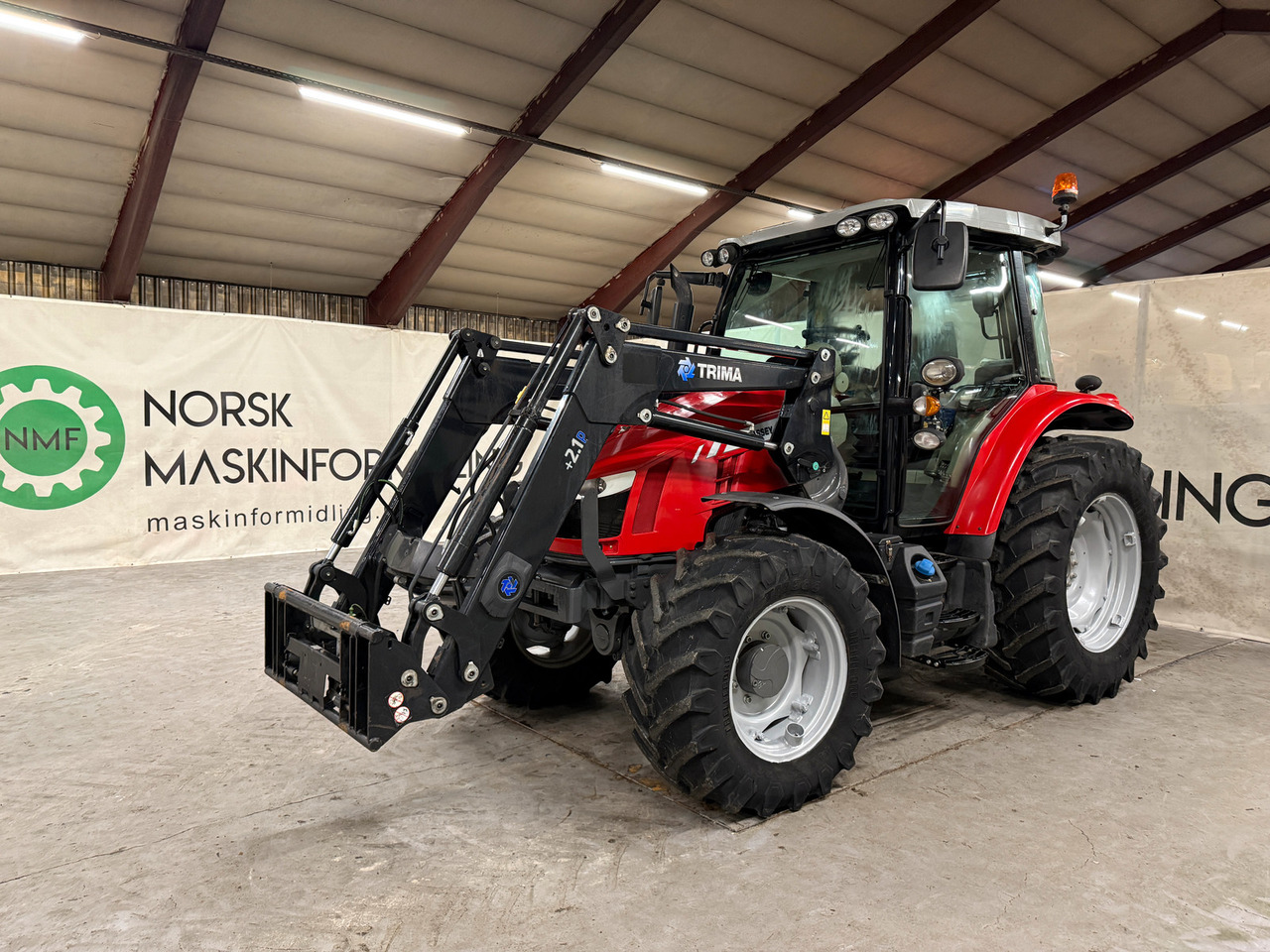 Massey Ferguson 5712 SL Dyna4 - Farm tractor: picture 1 Massey Ferguson 5712 SL Dyna4 - Farm tractor: picture 1