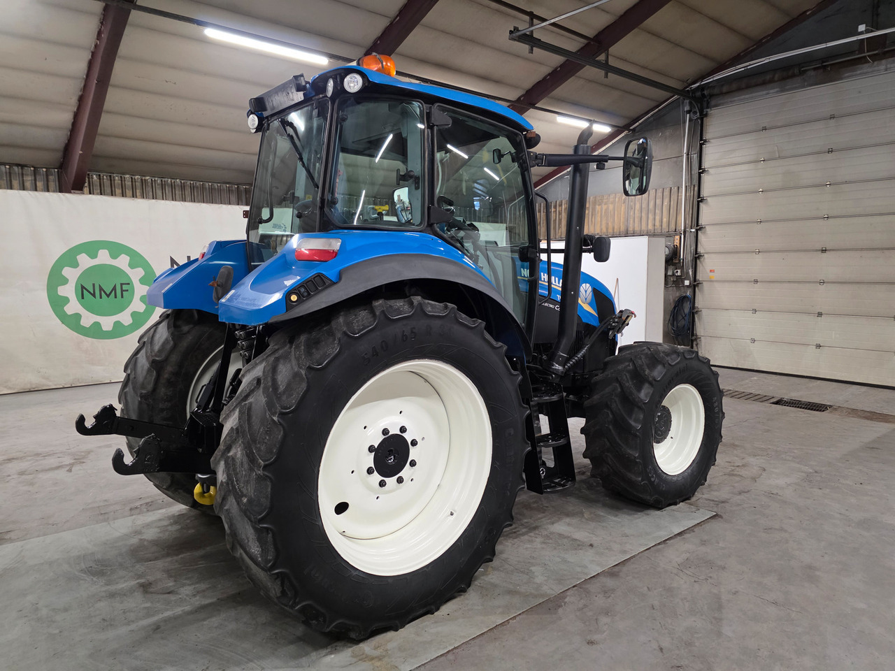 New Holland T5.115 EC - Farm tractor: picture 5 New Holland T5.115 EC - Farm tractor: picture 5