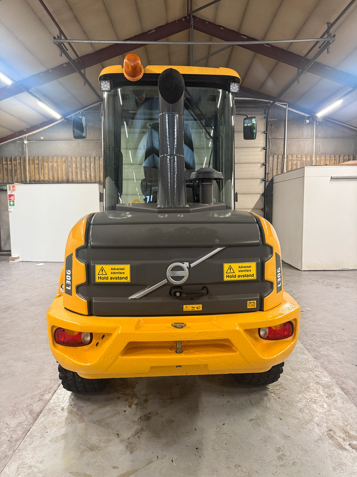 Volvo L30G - Wheel loader: picture 4 Volvo L30G - Wheel loader: picture 4