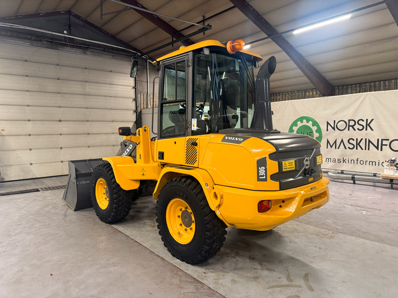Volvo L30G - Wheel loader: picture 2 Volvo L30G - Wheel loader: picture 2
