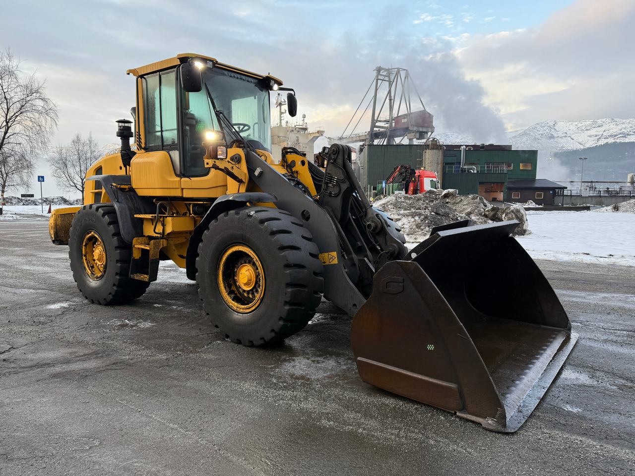Wheel loader Volvo L70G: picture 7