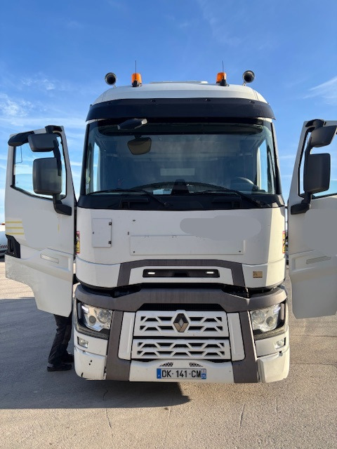 RENAULT T520 - Tractor unit: picture 1 RENAULT T520 - Tractor unit: picture 1