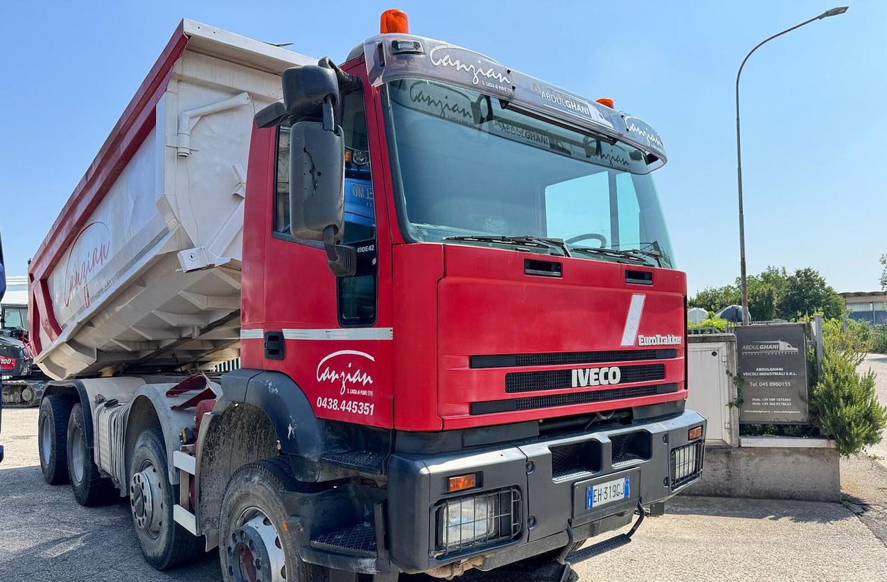 IVECO TRAKKER 420 - 8X4 - Tipper: picture 1 IVECO TRAKKER 420 - 8X4 - Tipper: picture 1