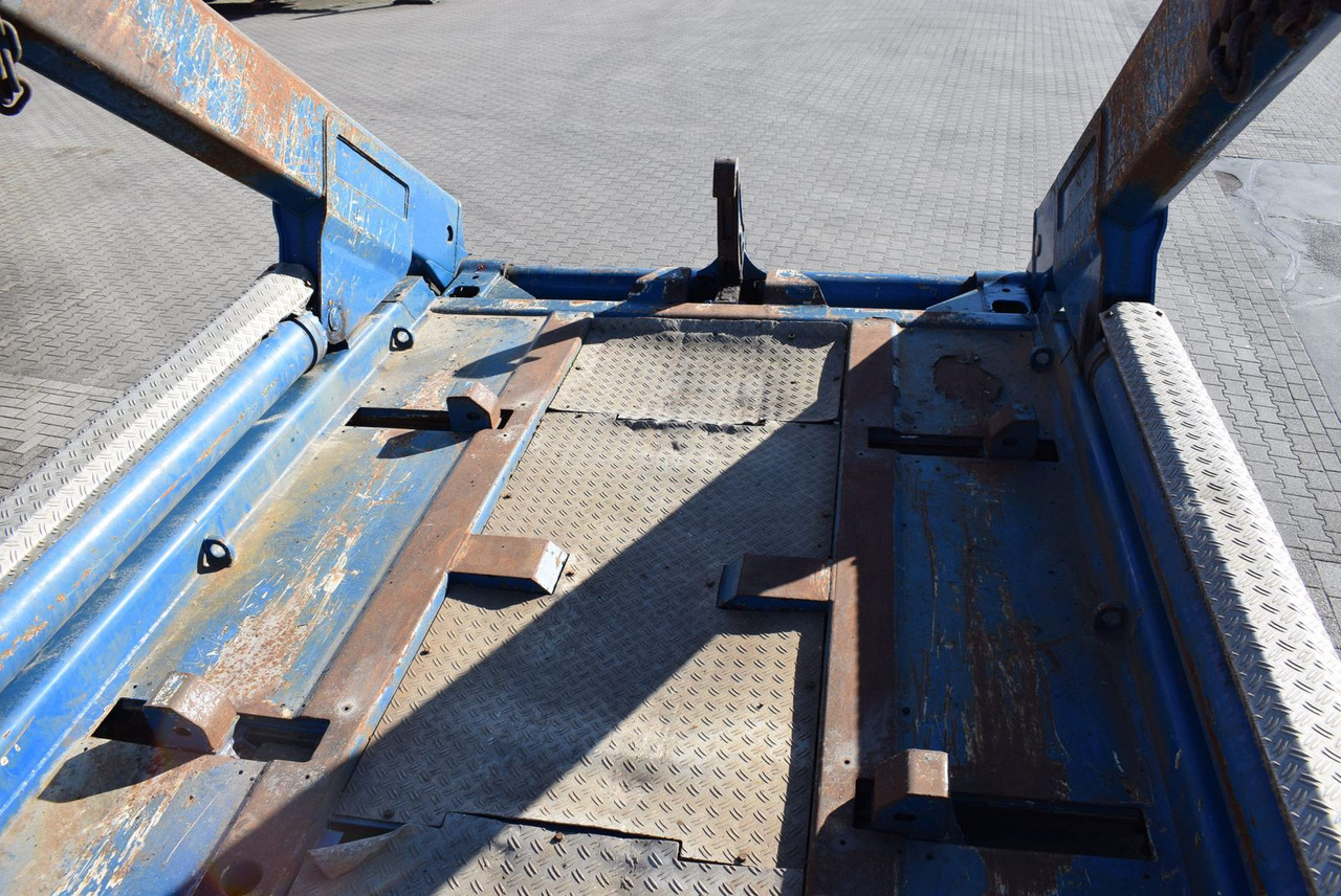 New Skip loader truck DAF  XF 510 Meiller Kipper 6X2 EURO5 Fernbedienung: picture 12