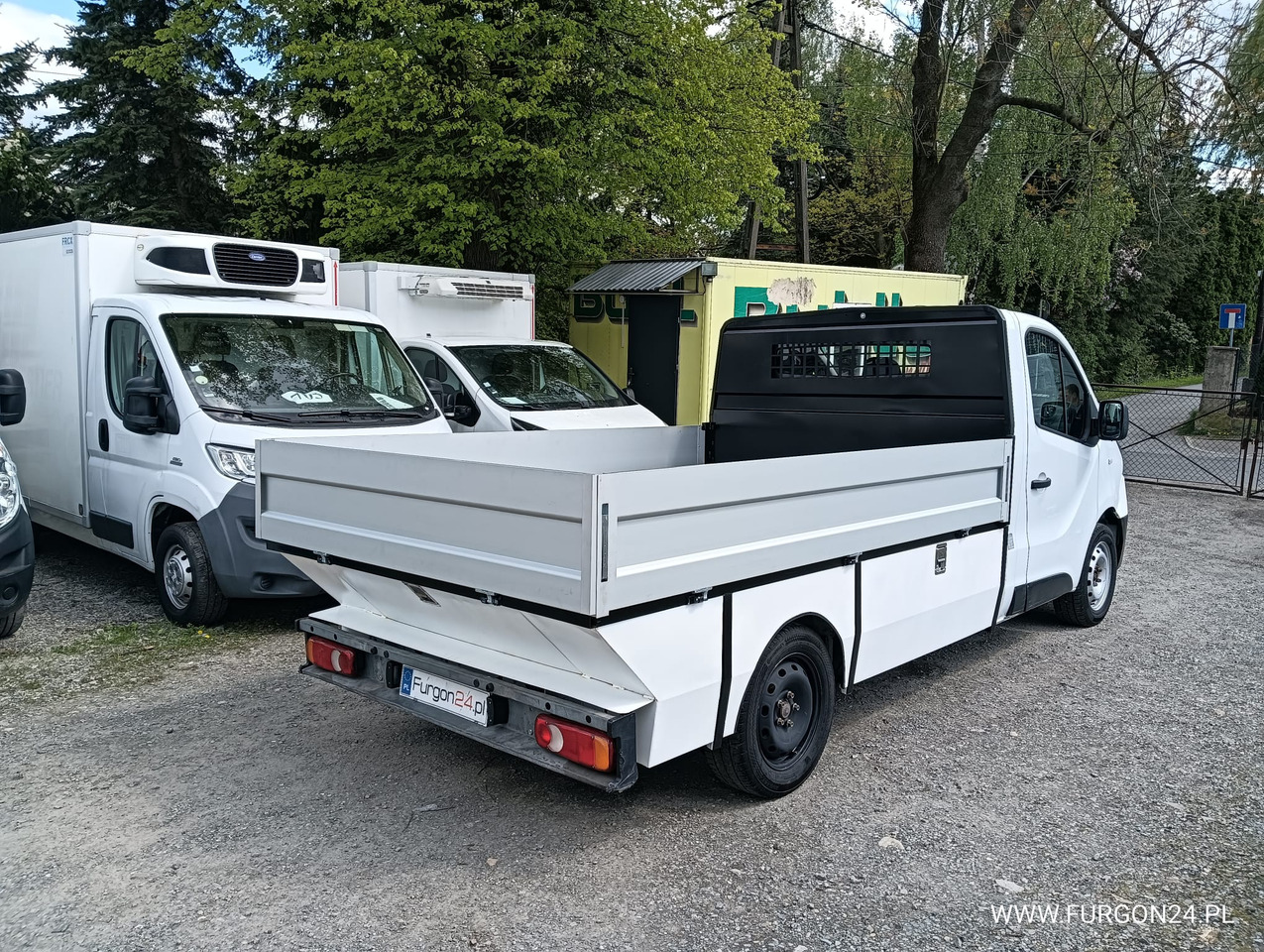 Flatbed van RENAULT TRAFIC SKRZYNIA PAKA Z NAJAZDAMI I PÓŁKAMI NR 689: picture 12