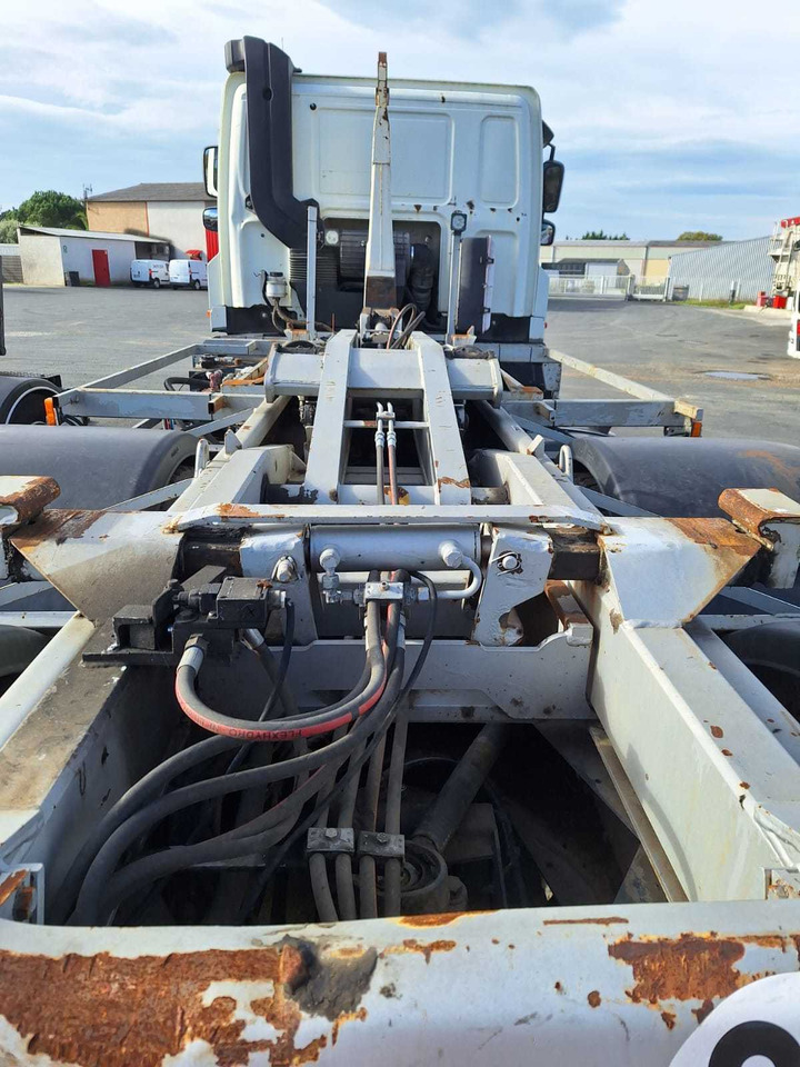 DAF CF - Hook lift truck: picture 4 DAF CF - Hook lift truck: picture 4