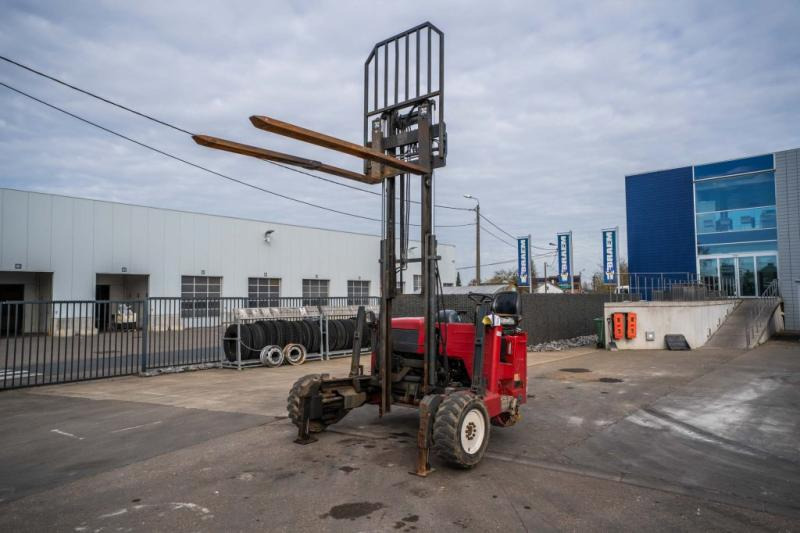MOFFET M5 20.4 - Truck mounted forklift: picture 2 MOFFET M5 20.4 - Truck mounted forklift: picture 2