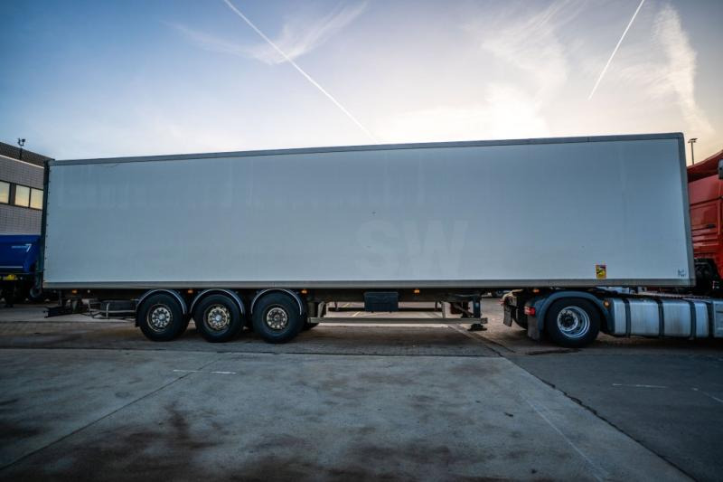 Samro S338D HPF+ PORTE FIT - Closed box semi-trailer: picture 3 Samro S338D HPF+ PORTE FIT - Closed box semi-trailer: picture 3