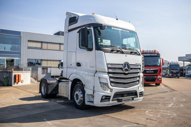 Mercedes ACTROS 1845 LS - Tractor unit: picture 2 Mercedes ACTROS 1845 LS - Tractor unit: picture 2