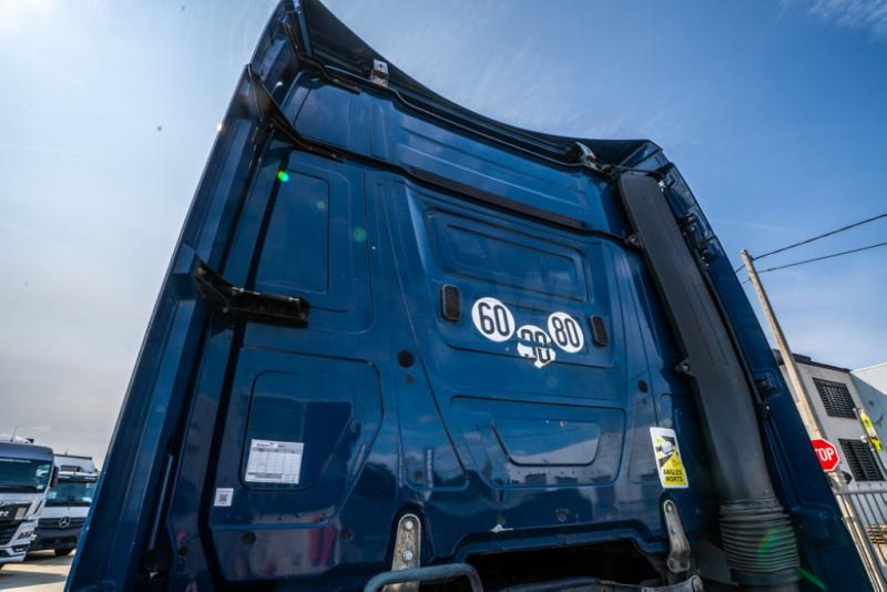 Tractor unit Mercedes ACTROS 1846 LS: picture 8
