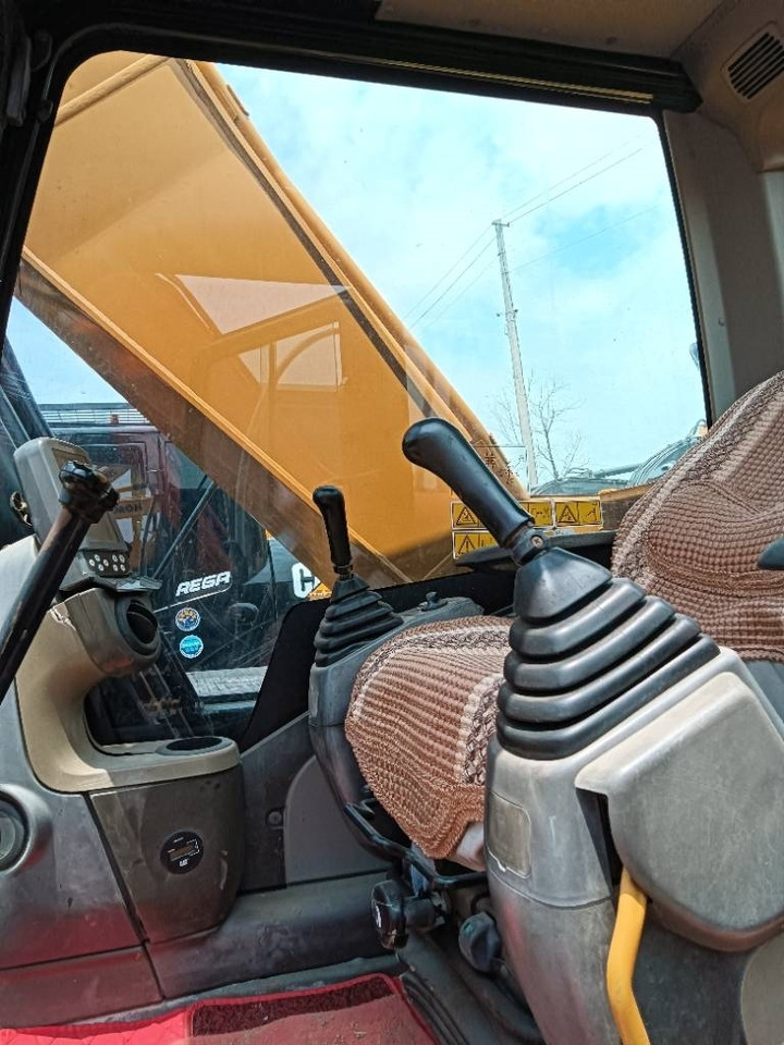 CAT 325 D - Crawler excavator: picture 2 CAT 325 D - Crawler excavator: picture 2