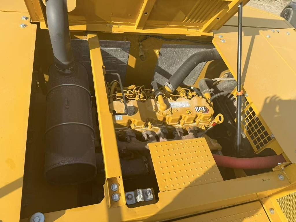 CAT 336GC - Crawler excavator: picture 3 CAT 336GC - Crawler excavator: picture 3