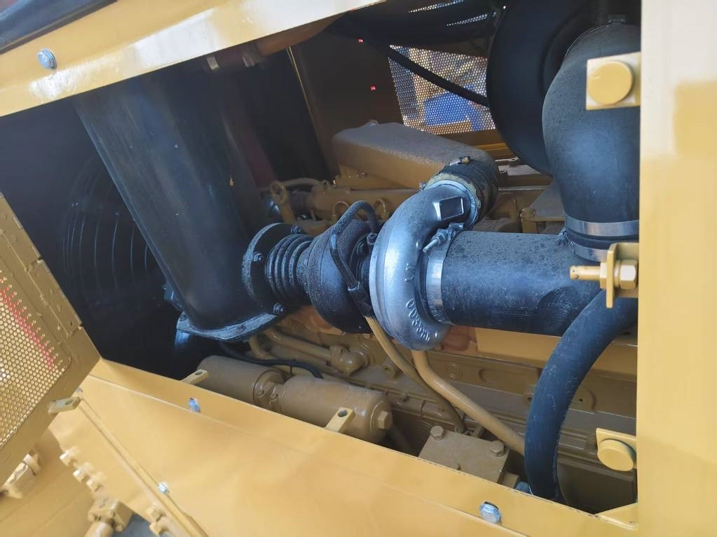 New Crawler excavator CAT D6G2: picture 9