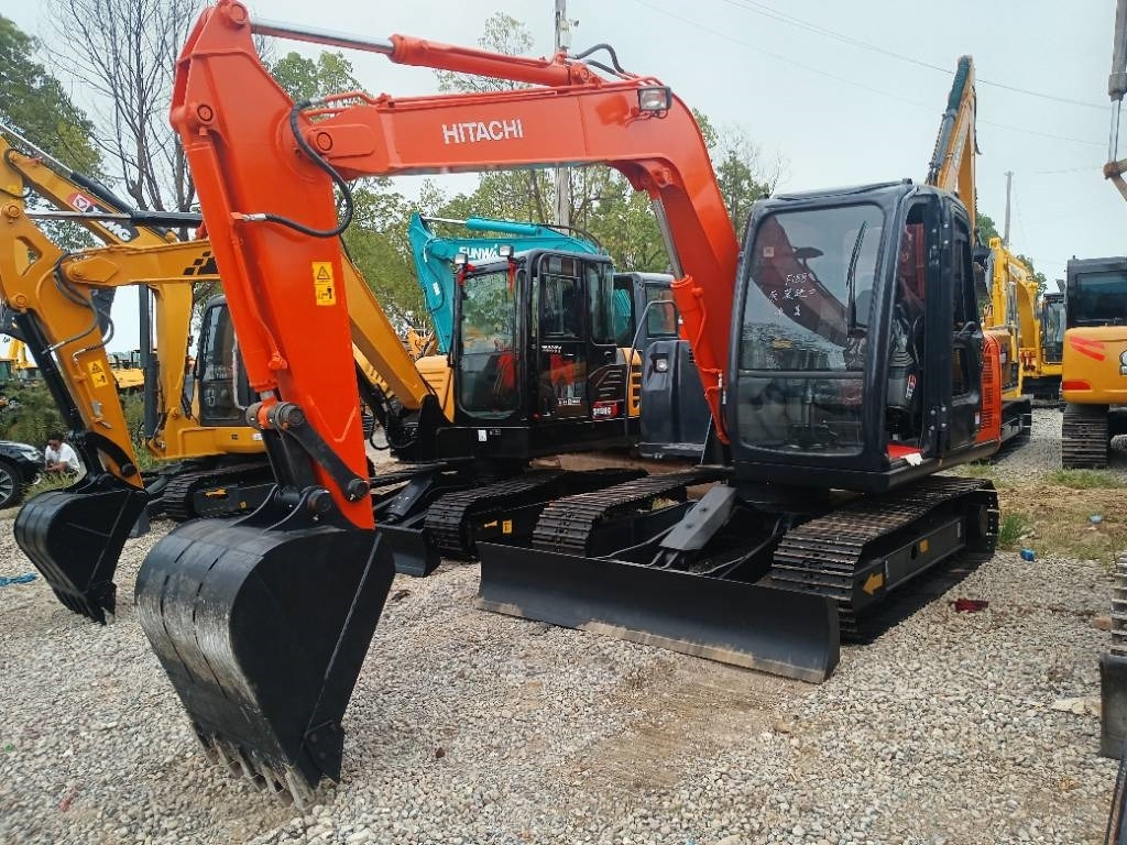 Hitachi ZX 70  - Mini excavator: picture 3 Hitachi ZX 70  - Mini excavator: picture 3