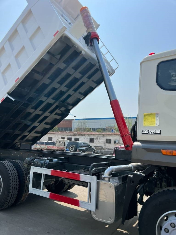 Howo 371  - Tipper: picture 4 Howo 371  - Tipper: picture 4