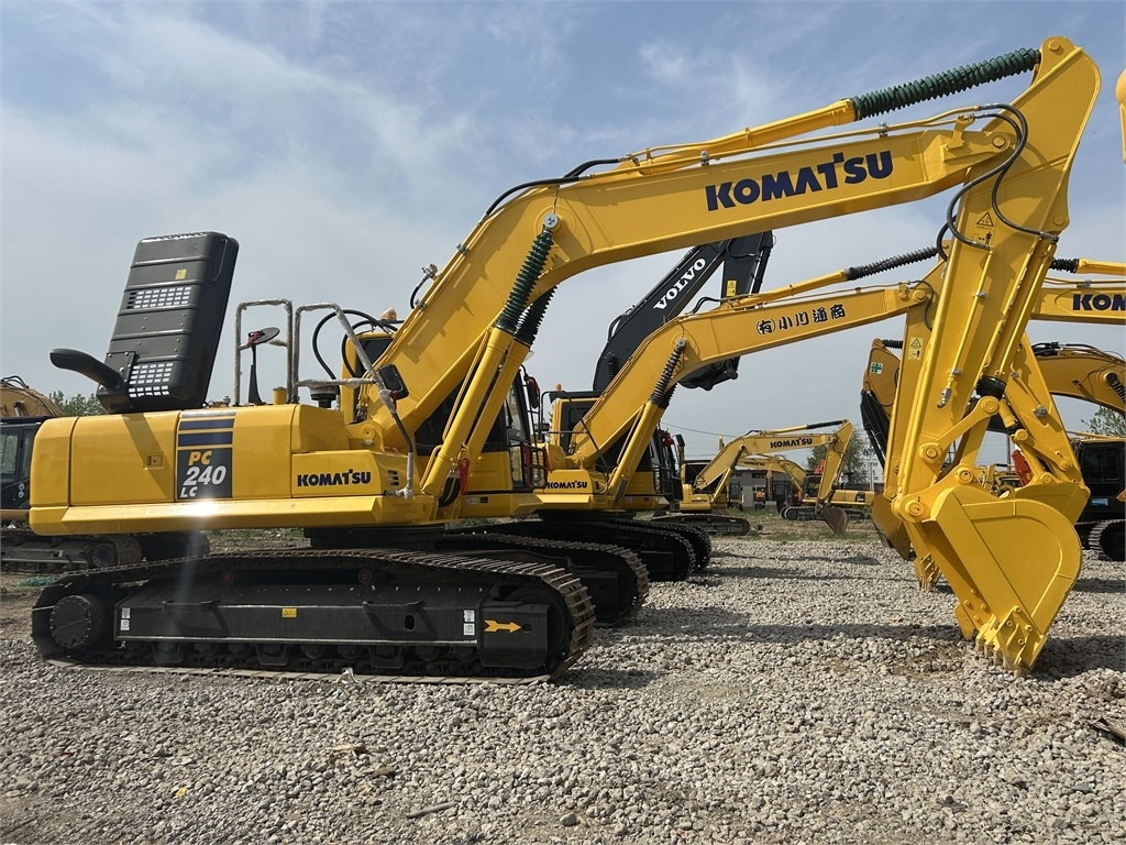 Komatsu PC 240 - Crawler excavator: picture 5 Komatsu PC 240 - Crawler excavator: picture 5