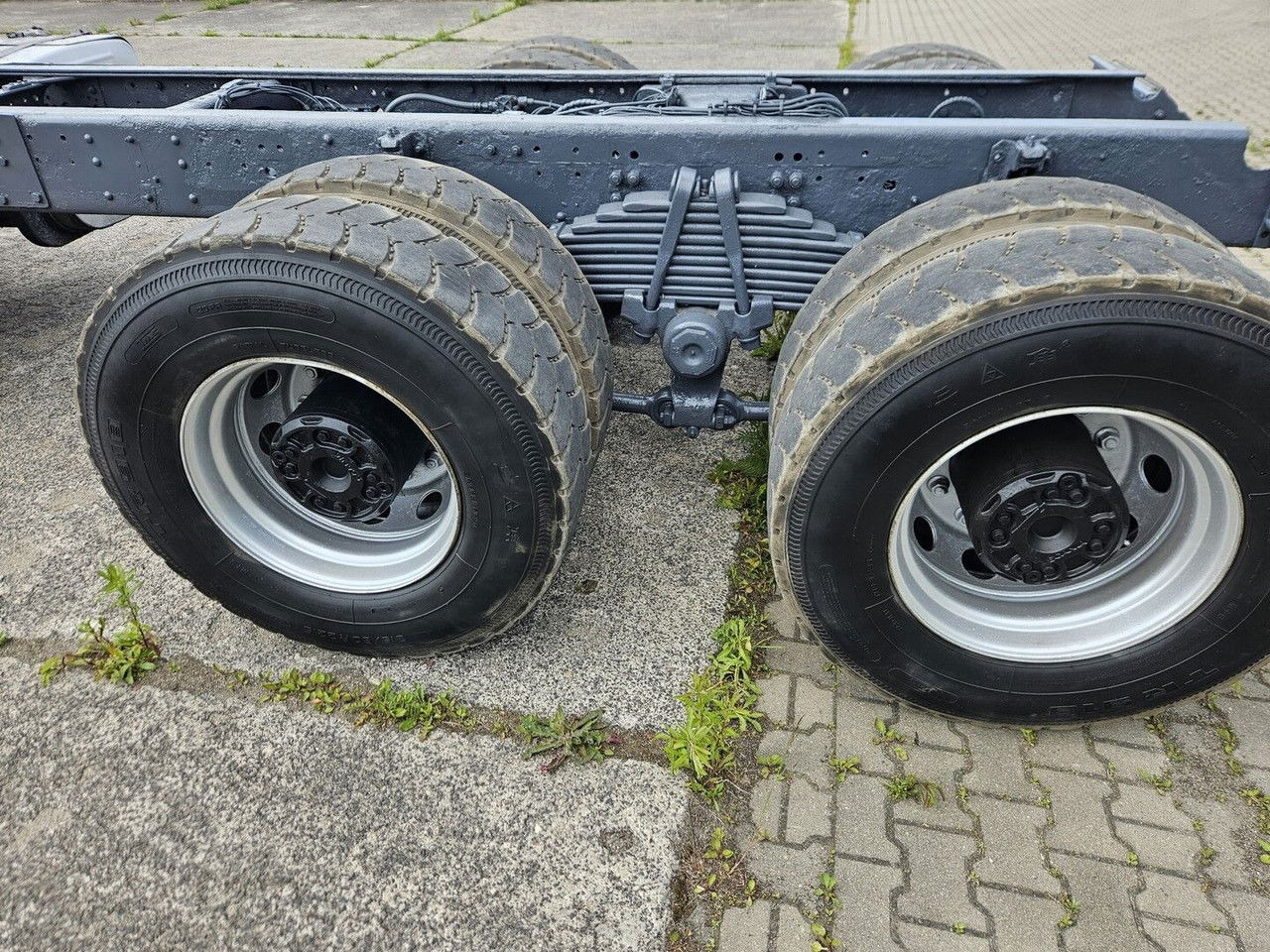 Cab chassis truck Scania 144 530 6X4 Manual Pump AND Injectros - Full Sprin G: picture 7