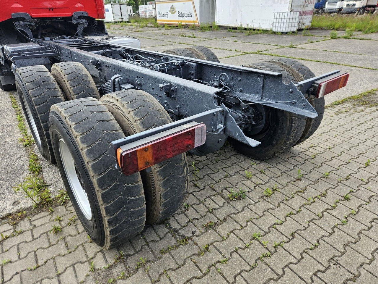 Cab chassis truck Scania 144 530 6X4 Manual Pump AND Injectros - Full Sprin G: picture 6