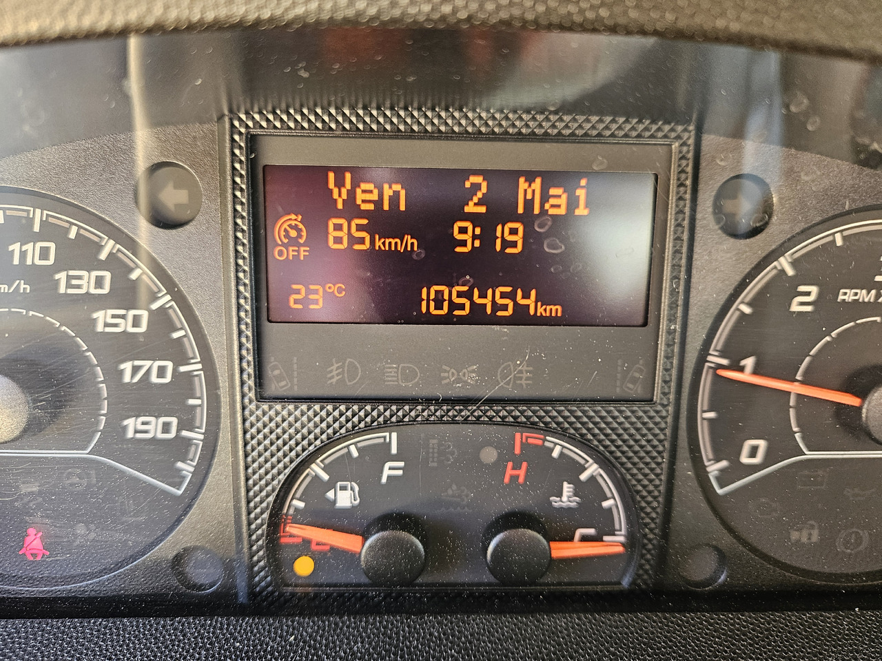 Citroen Jumper Control FT 350 L3H2 2.2 Blue HDI S&S 140 - Panel van: picture 3 Citroen Jumper Control FT 350 L3H2 2.2 Blue HDI S&S 140 - Panel van: picture 3